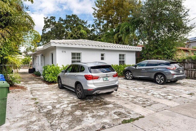 Photo - 515 NE 67th St Unidad 2