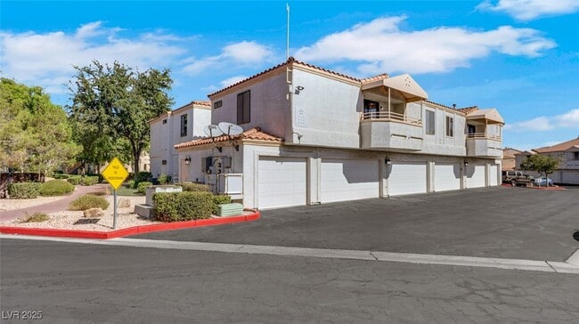 Building Photo - 8452 Boseck Dr Unit 115 Rental