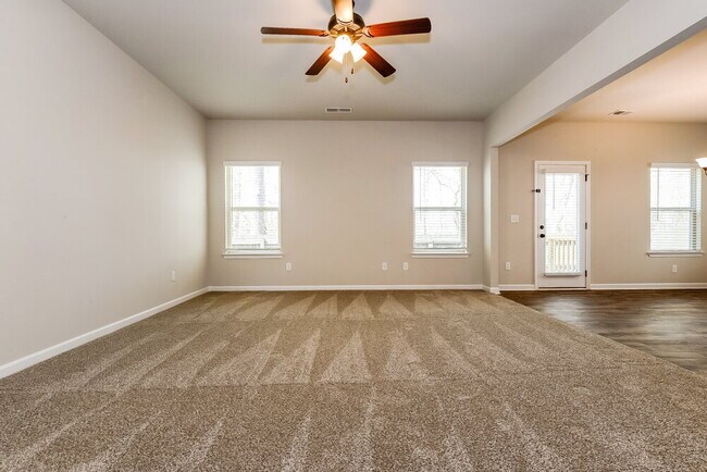 Photo - 139 Magnaview Dr