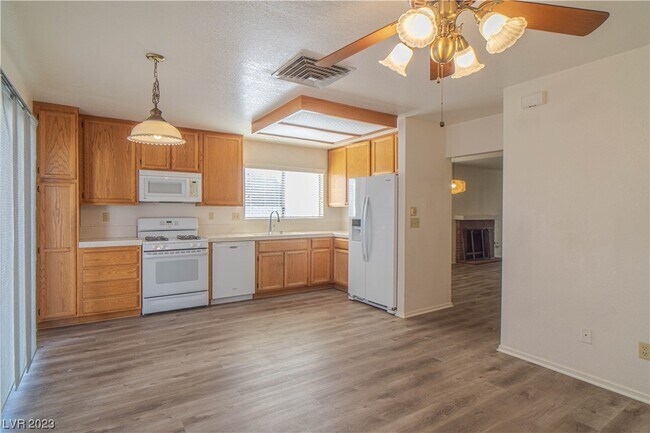 Photo - 366 Heath Ct