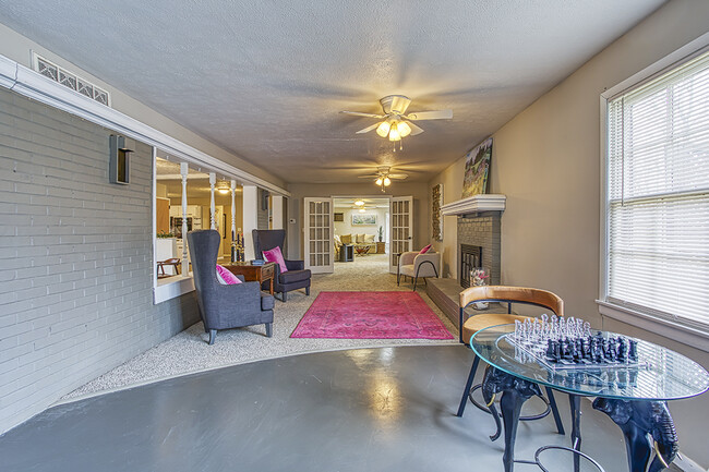 Photo - 1911 S Saratoga Ave