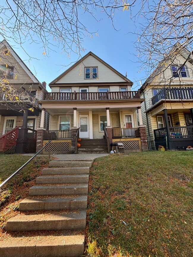 Building Photo - 2229 N 40th St Unit 2231 N 40th St upper