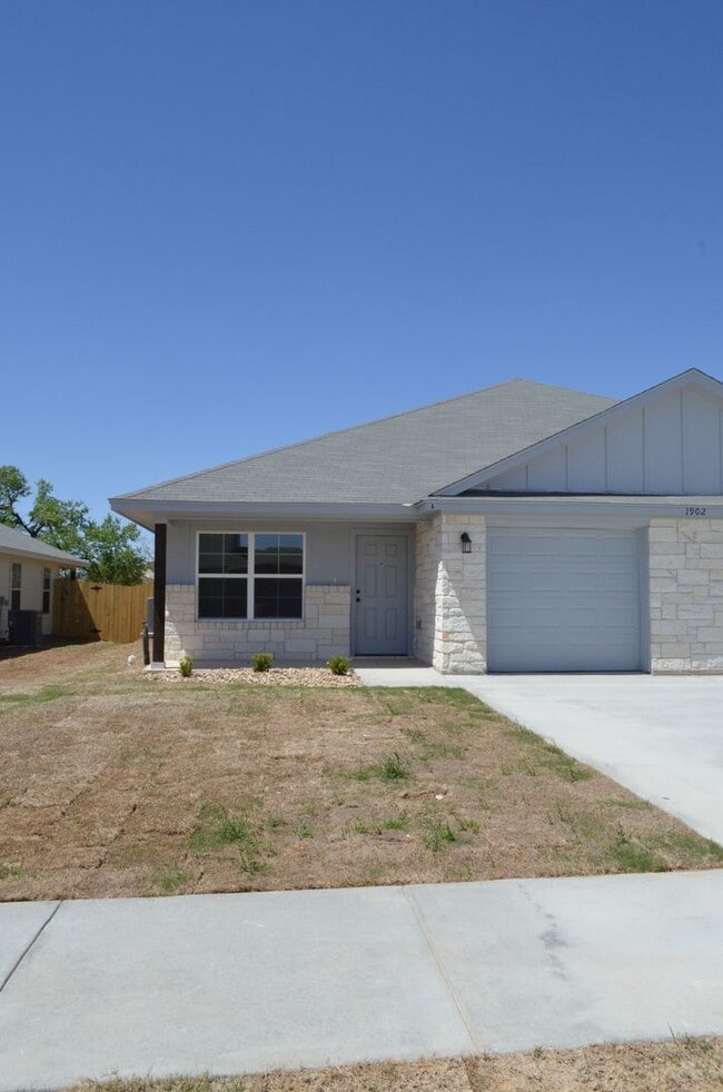 Photo - 1902 Castroville Trl Apartment Unit A 1902