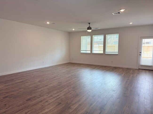 Photo - 3563 Lovebird Ln