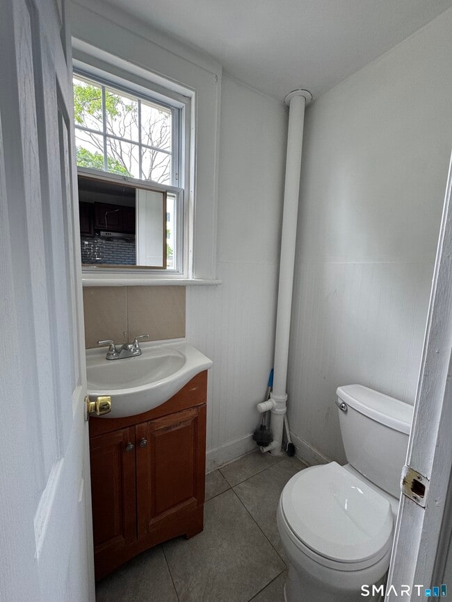 Photo - 55 Kings College Pl