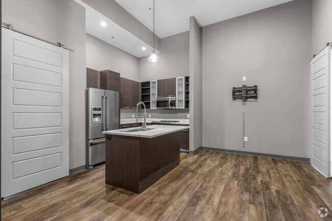 Building Photo - 901 9th St Unit LOFT A