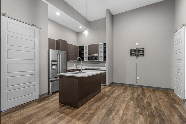 Photo - 901 9th St Unidad LOFT A