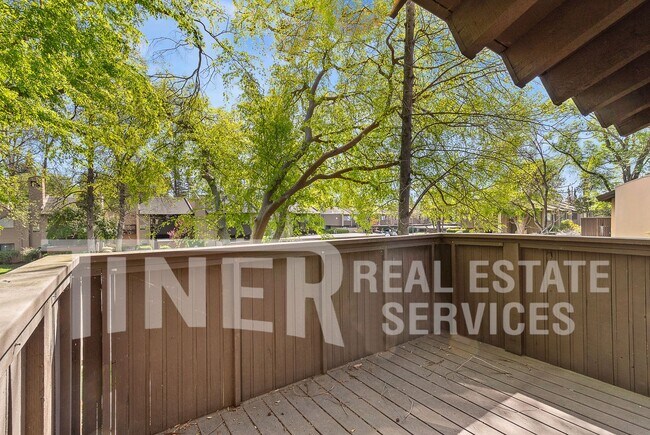 Photo - 730 Woodside Ln E Unidad #11