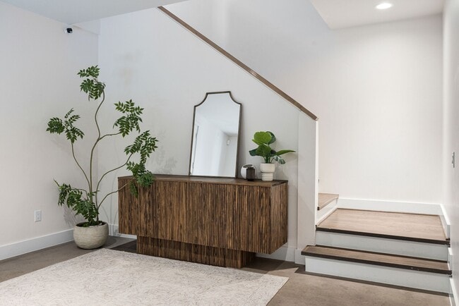 Photo - 306 W Pierce St