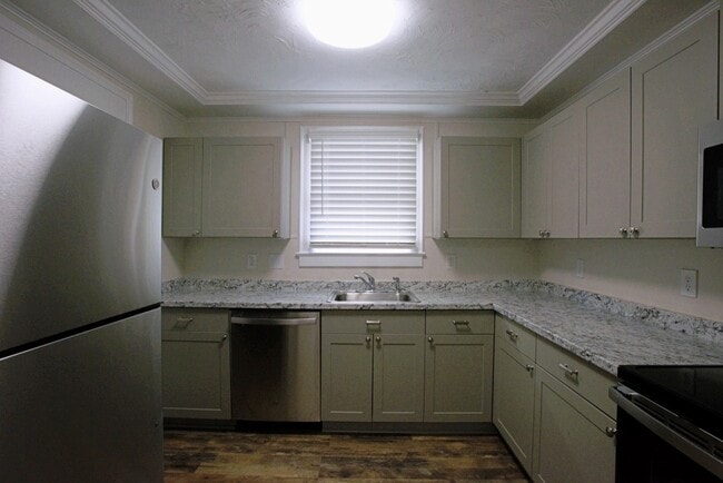Kit - 319 23rd St Unit Apt 1
