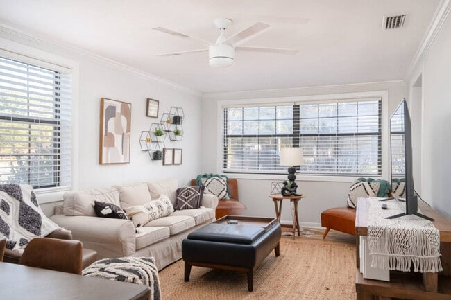 Building Photo - 18160 High Springs Main St Unit ID1359107P