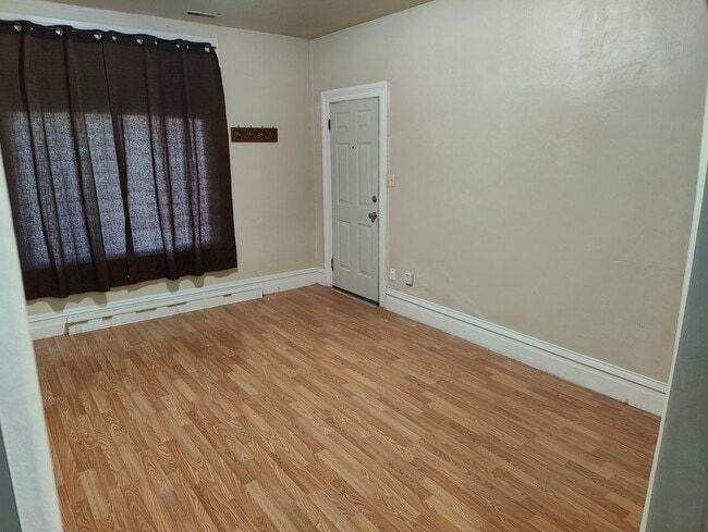 Photo - 2347 S Madison Ave Unidad NS
