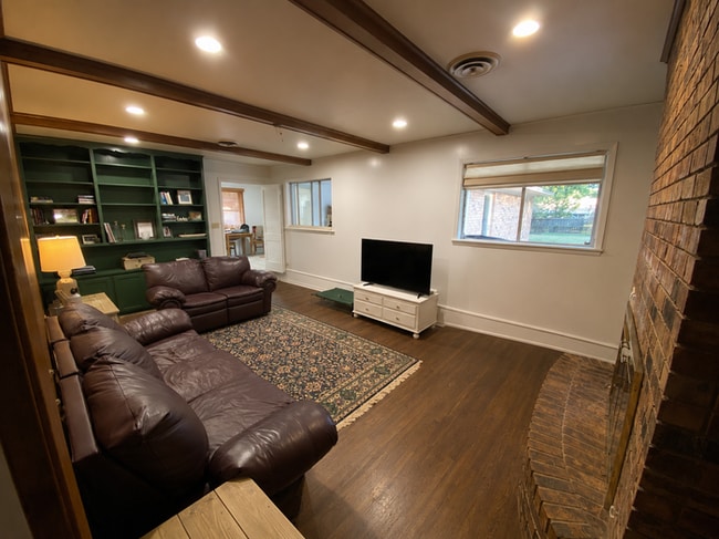 Building Photo - 408 Mimosa Dr