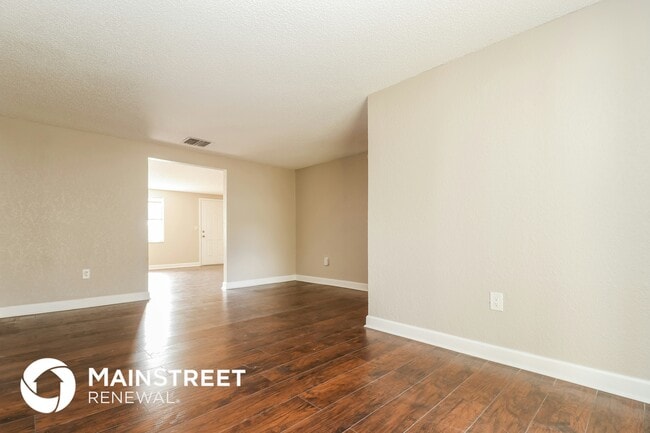 Photo - 4929 Amherst Ct