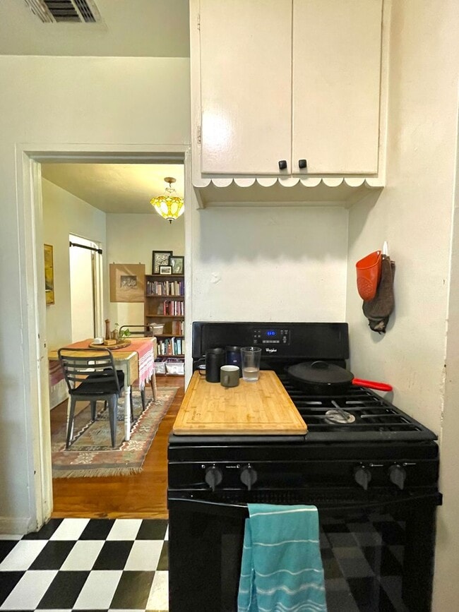 Photo - 209-211 Tennant Unit 209