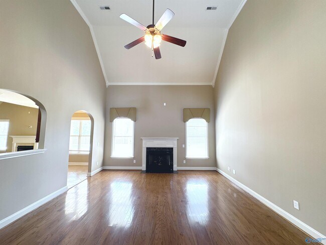 Photo - 126 Windridge Way SW