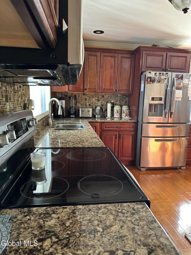 Photo - 6 Elliott Ave