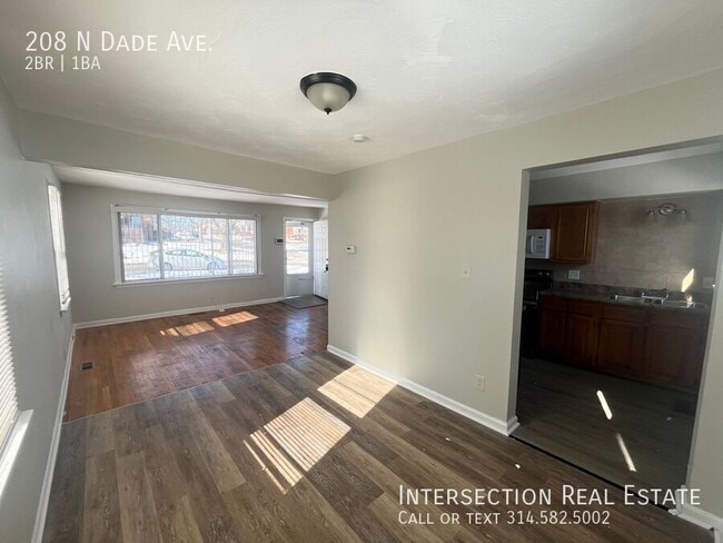 Photo - 208 N Dade Ave