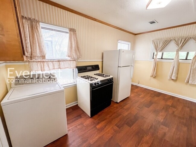 Photo - 6700 Westover Dr