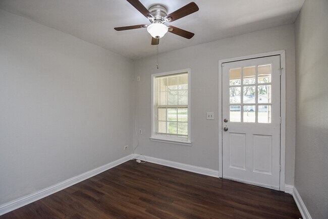 Photo - 14235 Buffalo St