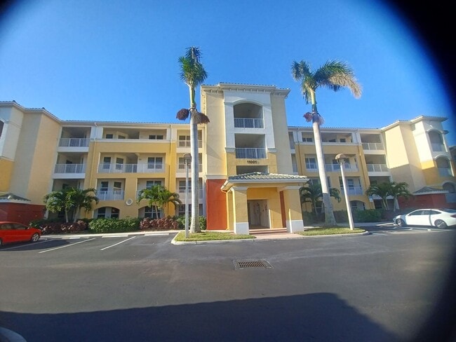 Building Photo - 11001 Gulf Reflections Drive Rental