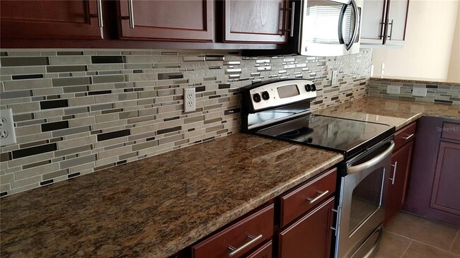 Photo - 19231 Stone Hedge Dr