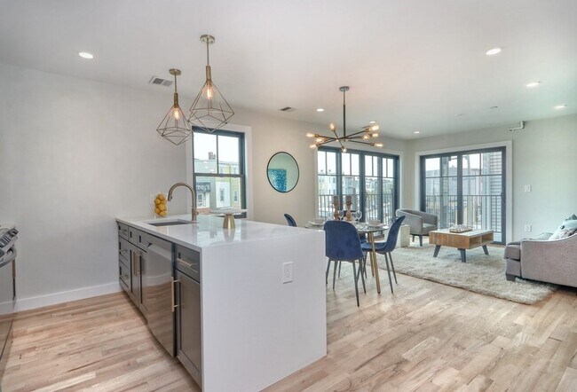 Photo - 74 Brooks St Unit 3