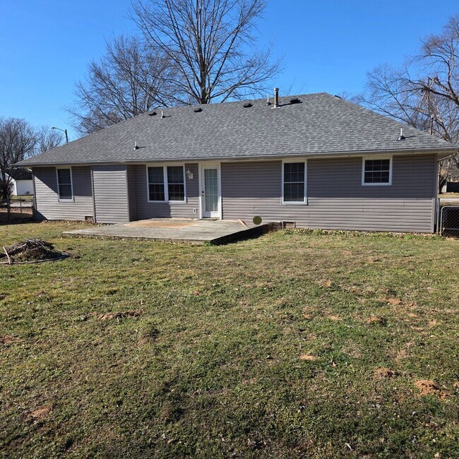 Photo - Great 3 bed 1.5 bath house in South Springfield