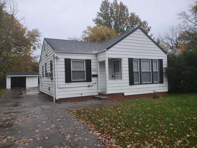 Building Photo - 2553 Greenvale Rd