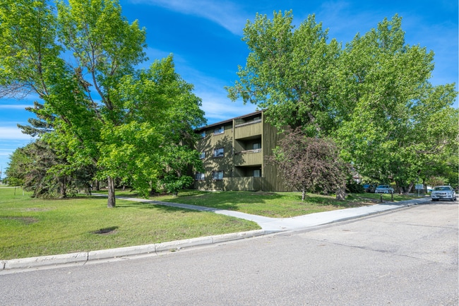 Building Photo - 10601-10100 100 St Unit 312