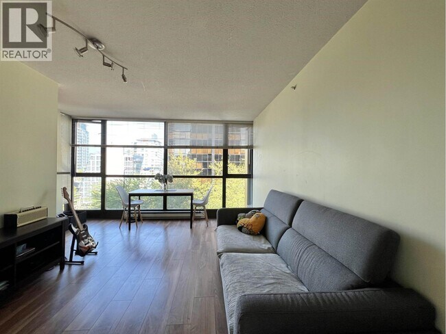 Photo - 1367 Alberni St Unit 31*