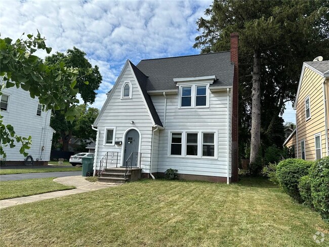 Building Photo - 44 Parkwood Rd Rental