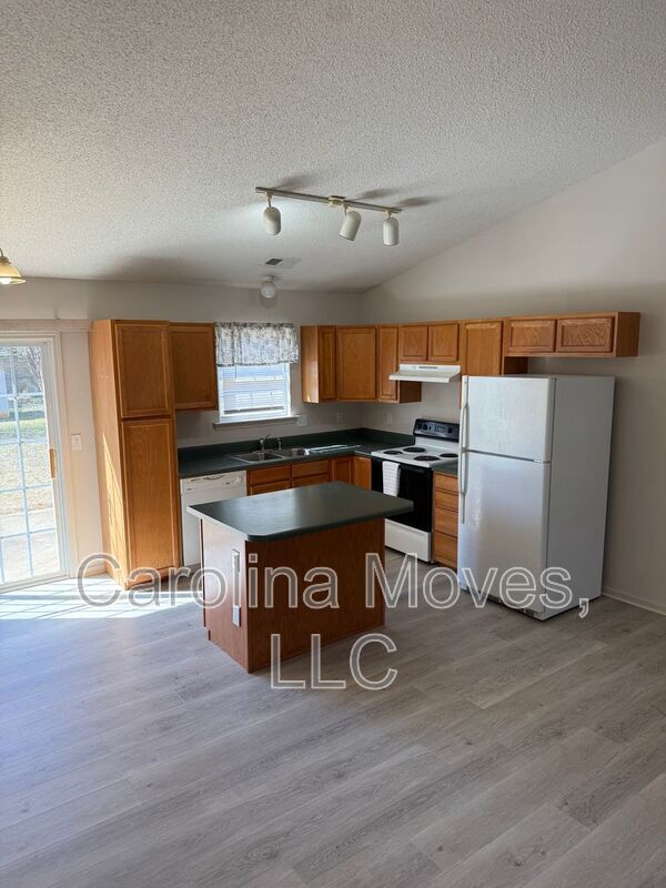 Photo - 325 Honor Rd