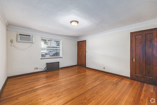 1BR, 1BA - 550SF - Living Room