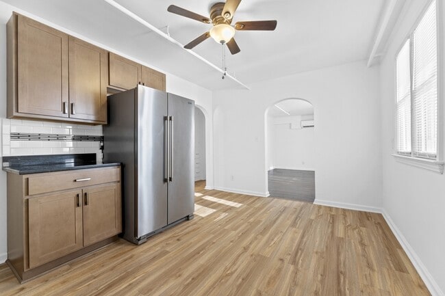 Photo - 2964 W Jefferson Ave