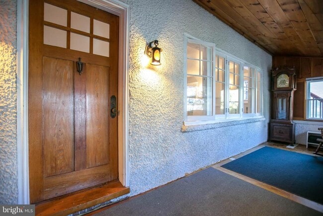 Photo - 20 E Merchant St Unidad B