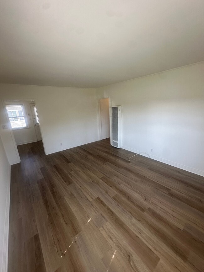 Photo - 4536 N Lakewood Blvd Unidad 4540