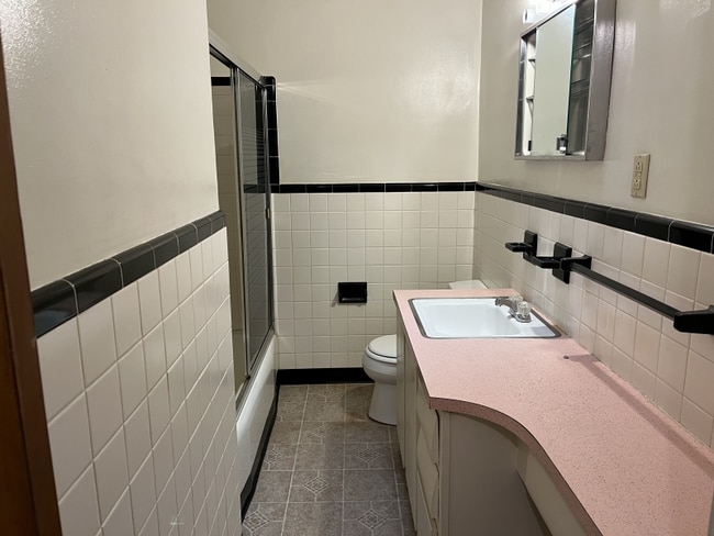 Photo - 2121 Kensington St