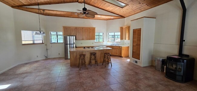 Photo - Spacious 3-bedroom, 2-bath multi-family home Unit F20183  B