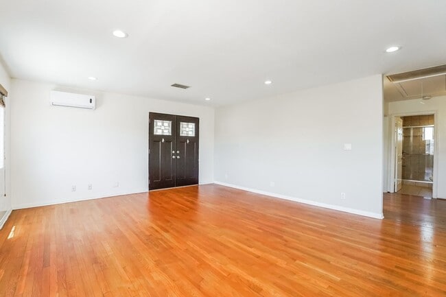 Photo - Washington Duplex Unit Back House