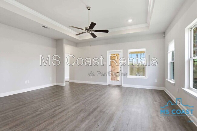 Photo - 5543 Overland Dr