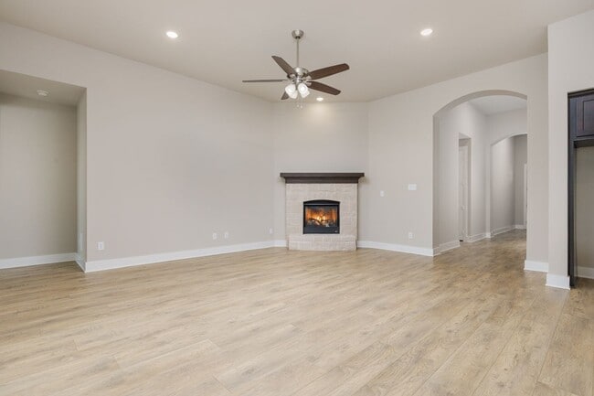 Photo - 1829 Leo Dr
