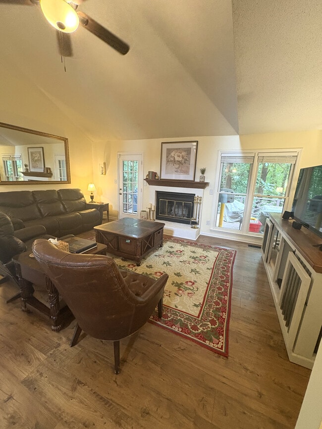 Photo - 1433 Greenside Dr