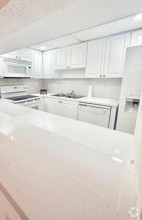 Building Photo - 984 W 40th St Rental