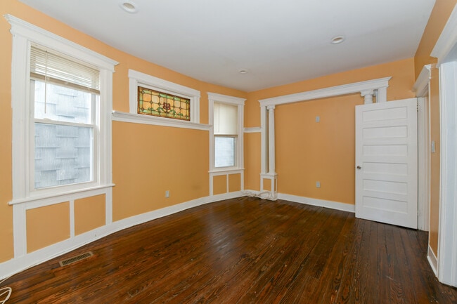 Photo - 30 Sheffield St Unit # 1