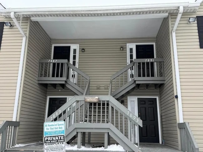 Building Photo - 7887 Thornfield Ln Unit 7887 Thornfield Lane - 1