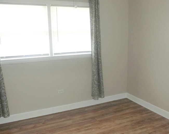 Photo - Updated 1-Bedroom Apartment – Available No...
