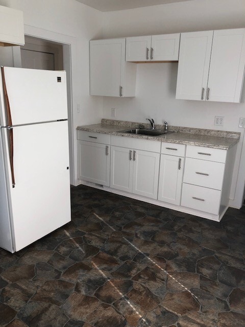 Building Photo - Mom&#39;s Rock Island Unit Mom's RI Up
