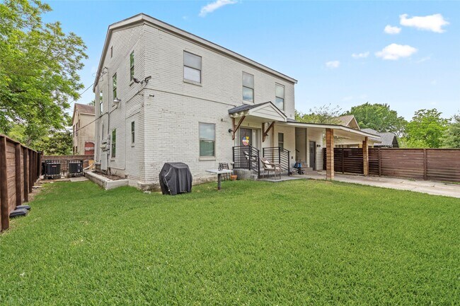 Photo - 4630 Woodside St Unit 1