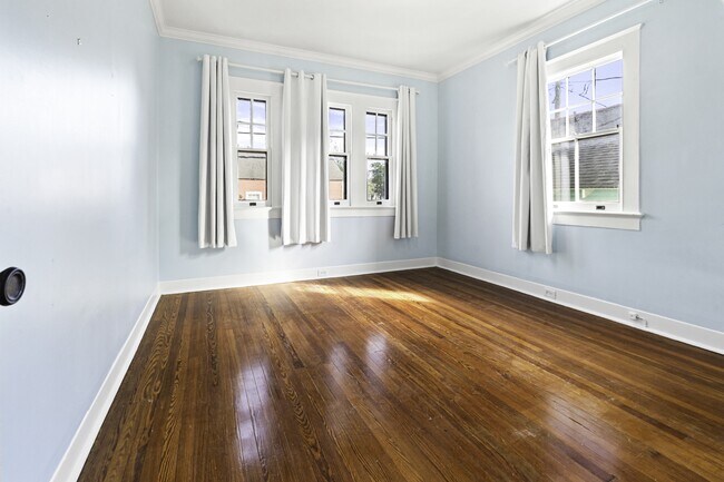 Photo - 165 Alix St